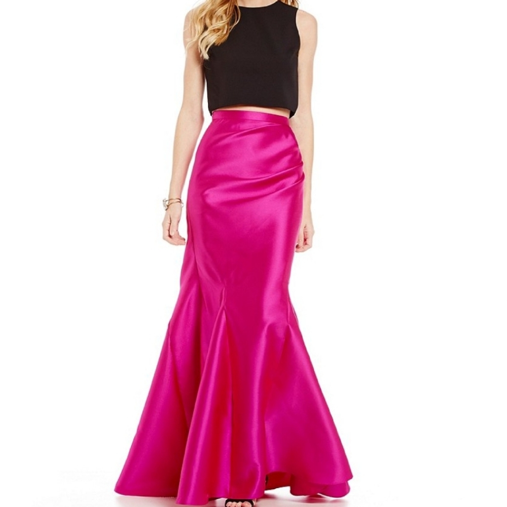 Badgely Mischka Skirt